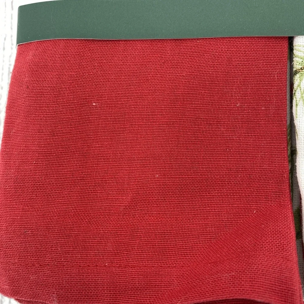 Rachel Ashwell Farmhouse Tablecloth 8-Napkin Set 60x102 Christmas Poinsettia